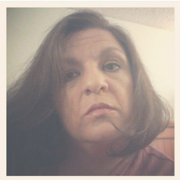 Meet your Posher  - Yvette - - Picture 6 of 6